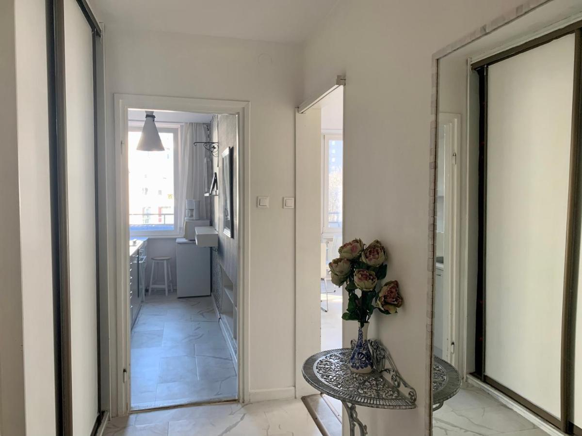 Perfect Location Two Bedrooms With Balkony وارسو المظهر الخارجي الصورة